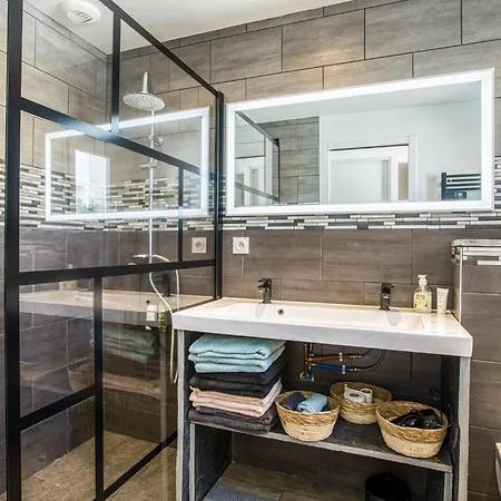 3 Bedroom Cozy In Ferienhaus *